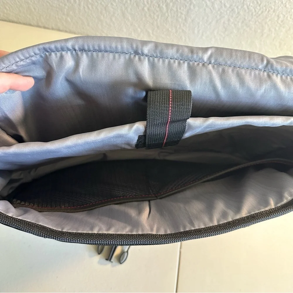 Samsonite Black Laptop Messenger Bag